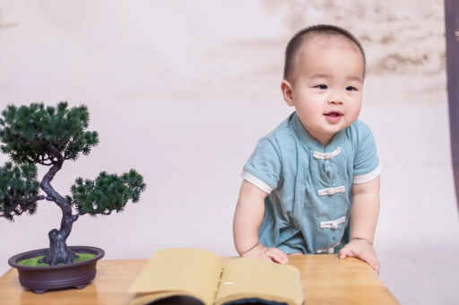 辽源六个月宝宝摇头正常吗